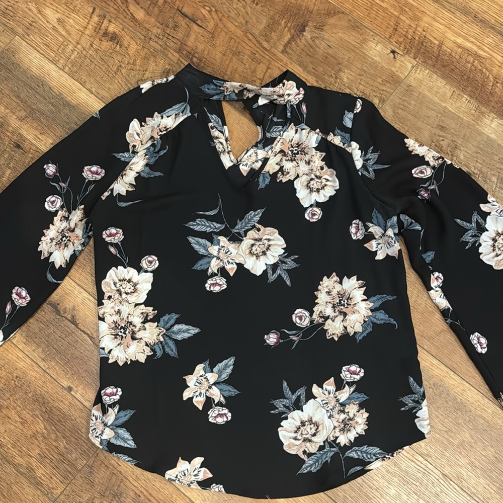 Keyhole neck top - Picture 5 of 5
